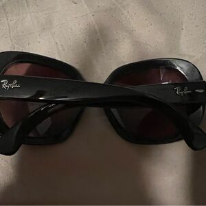 Ray bans sun glasses/ case